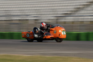 Manfred Strohe und Alexander Schön als Team auf dem BMW Gespann bei der 48. Hockenheim Classics